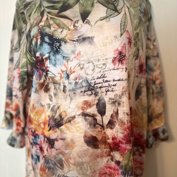 From Time and Tru It's a 2X with 3 quarter ruffel sleeves . - Picture 3 of 7